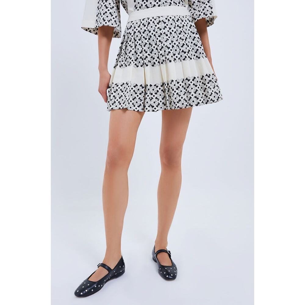 TUCKERNUCK Cream Geo Erica Skort Size M NWT Retail $198 Tuckernuck